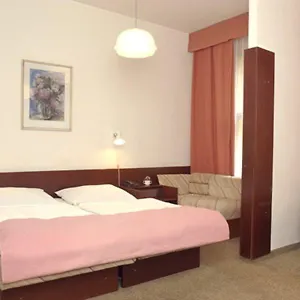 https://splendid.praguehotelsweb.com